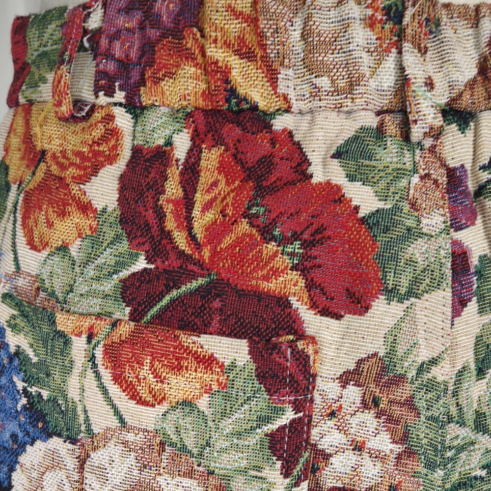 Davi & Dani Floral Tapestry Pants – Size Small – Boho Barrel Leg - Picture 5 of 13